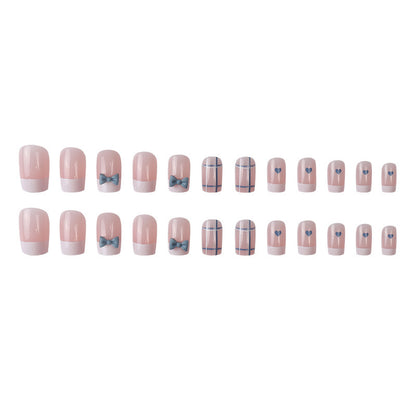 Dekoratives Press-On Nagelkunst-Set mit Schleifen- und Herzdesign Brehn