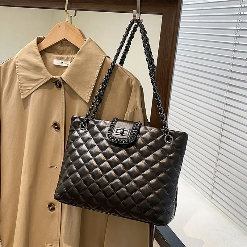 Gepolsterte Eleganz Handtasche Brehn