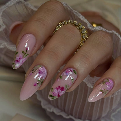 Kunstnagelset mit stylischen floralem Design Brehn