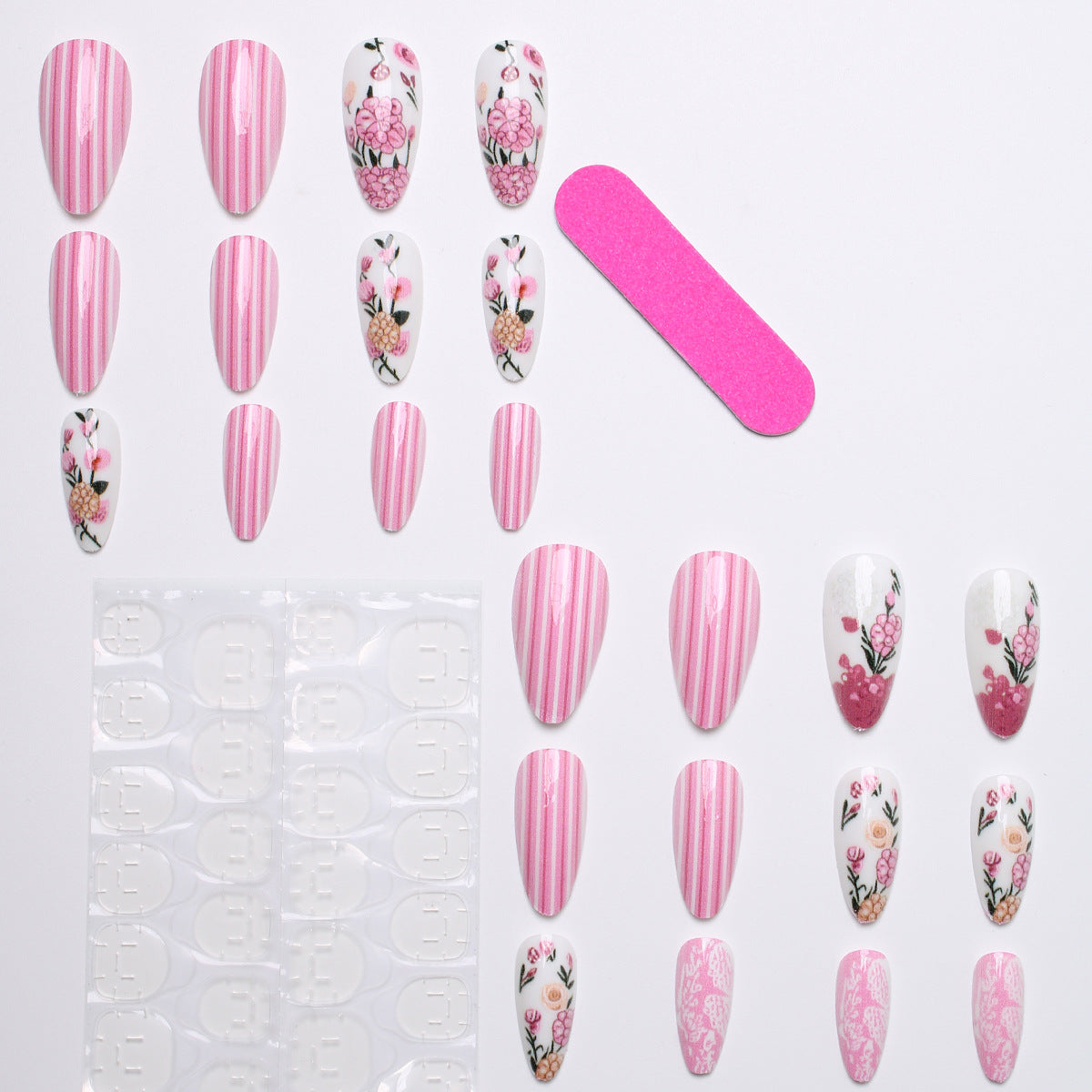 Kunstnägel mit floralen 3D-Verzierungen Brehn