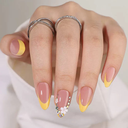 Kunstnagelset mit elegantem französischen Design und 3D-Blumendekoren Brehn