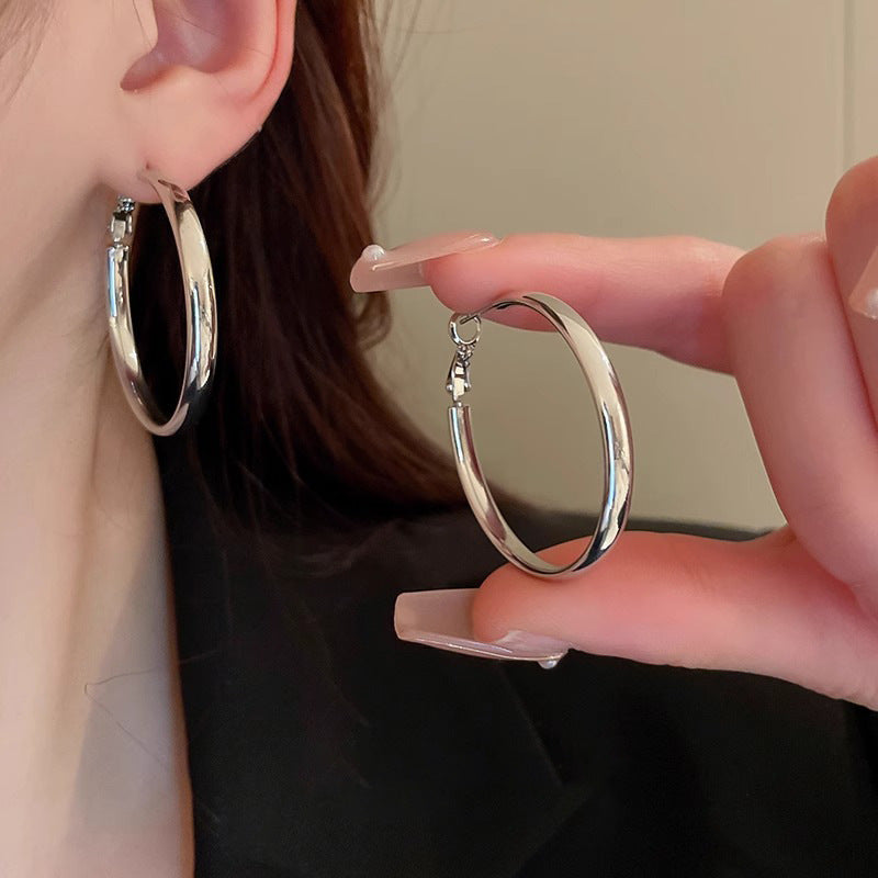 Elegante und Minimalistische Creolen Aus Hochwertigem Edelstahl Brehn