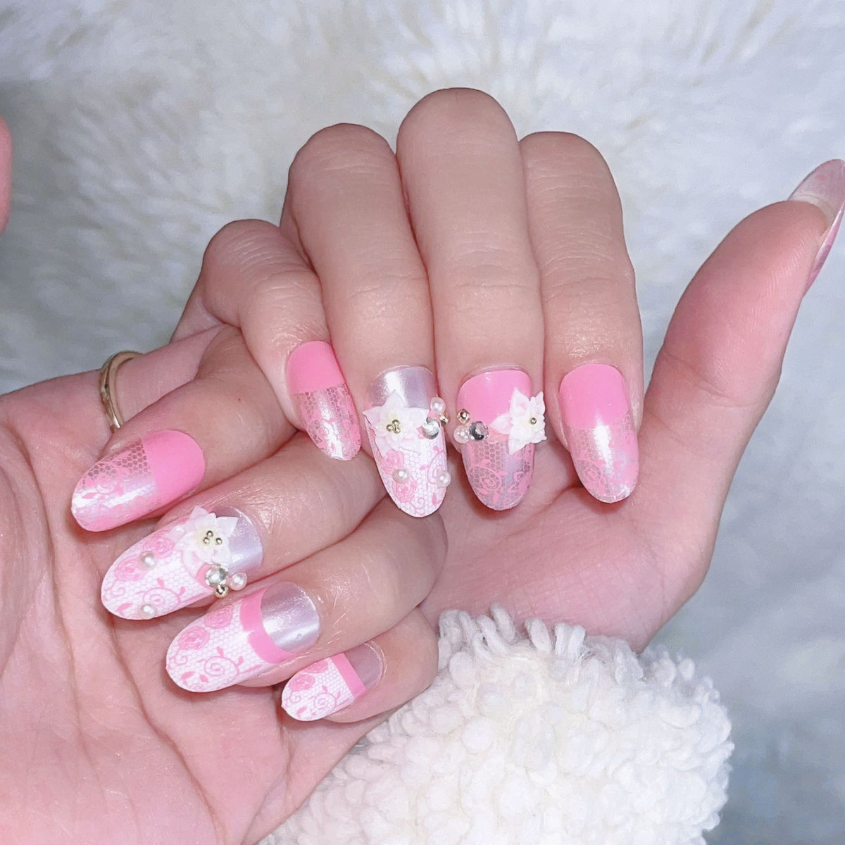 Dekorative glitzernde Press-On-Nagelspitzen
