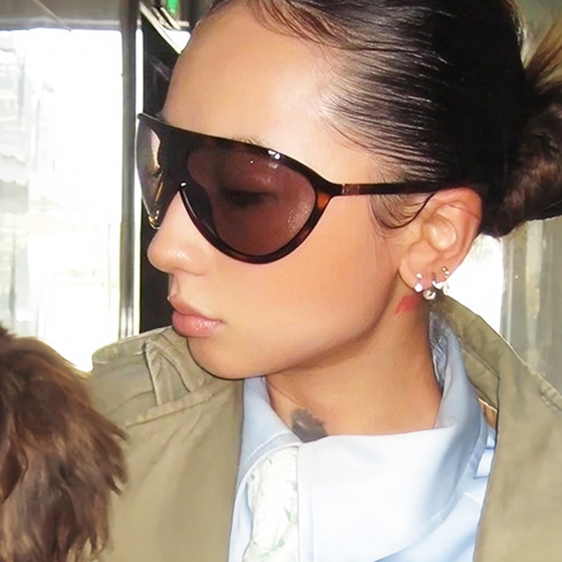 Damen Cat-Eye Sonnenbrille mit einzigartigem Design und schützendem UV-Filter Brehn
