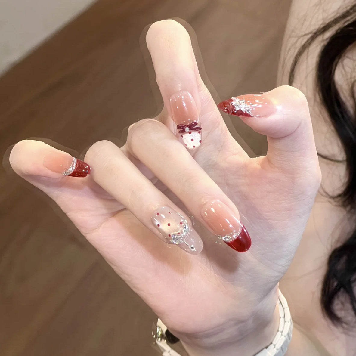Kunstnägel mit Eleganten Glitzerakzenten Brehn