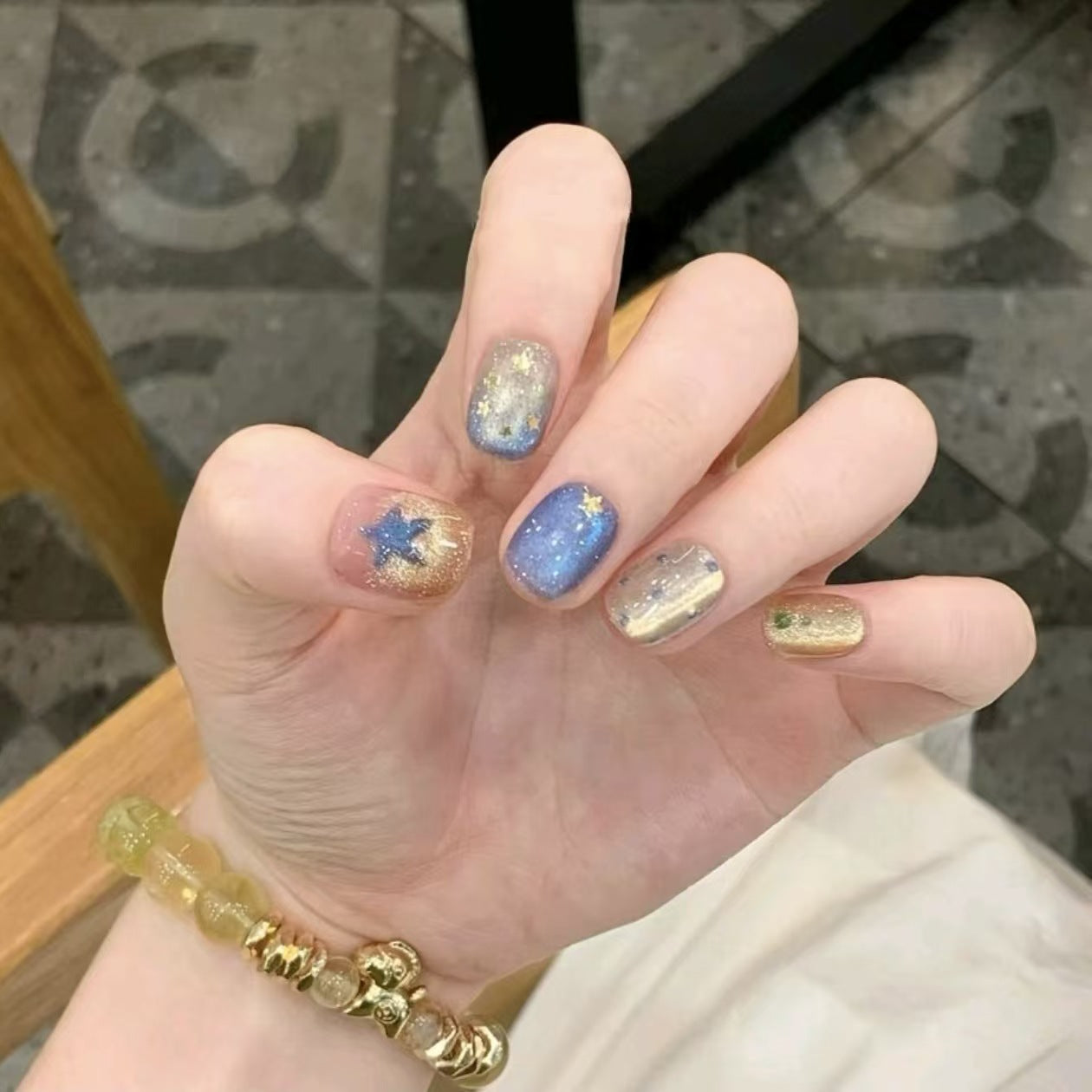 Festliches, von Charakteren inspiriertes Nagelkunst-Set Brehn