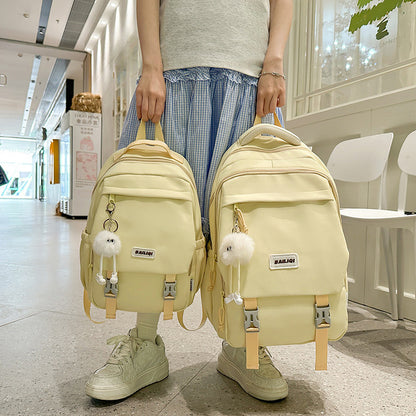 Stylische Multi-Funktions-Rucksack mit dekorativen Merkmalen Brehn