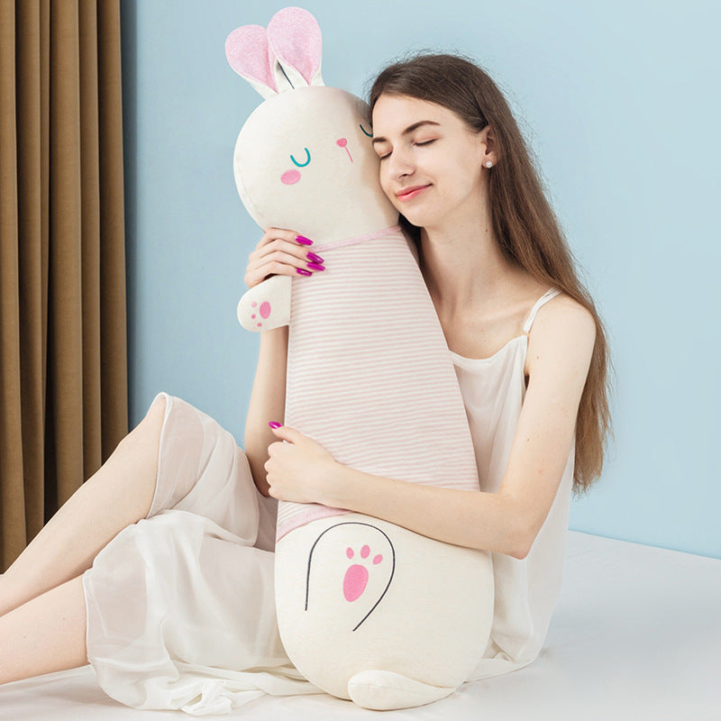 Überlanges Plüsch-Bodykissen in Hasenform mit ergonomischem Kuschelkopf