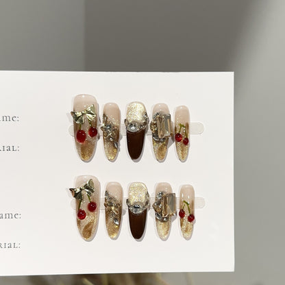 Dekorativer Glam Press-On Nagelset