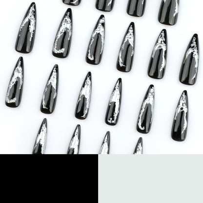 Kunstvolle Stiletto-Nägel mit modernem Metall-Effekt Brehn