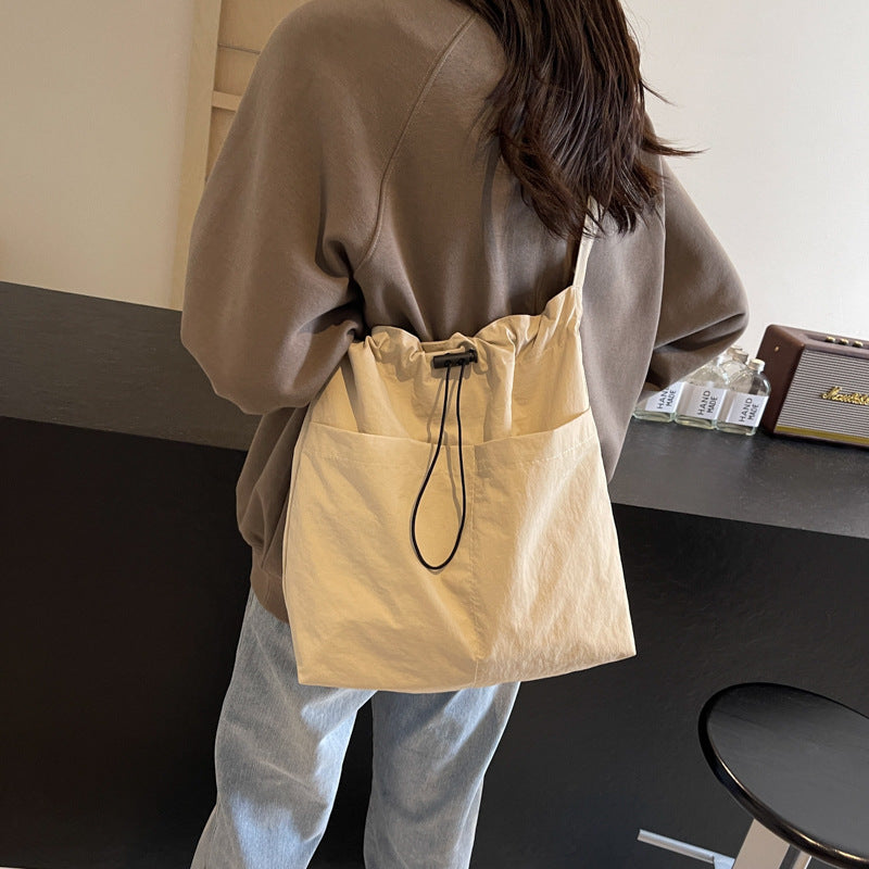 Trendige Drawstring Schultertasche Brehn