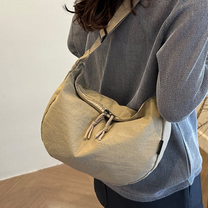 Bequeme lockere Schultertasche