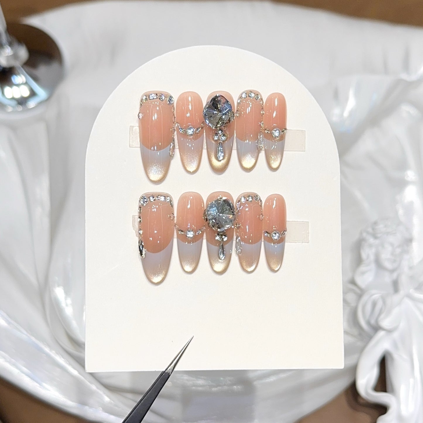 Kunstnägel mit Eleganten Strass-Akzenten Brehn
