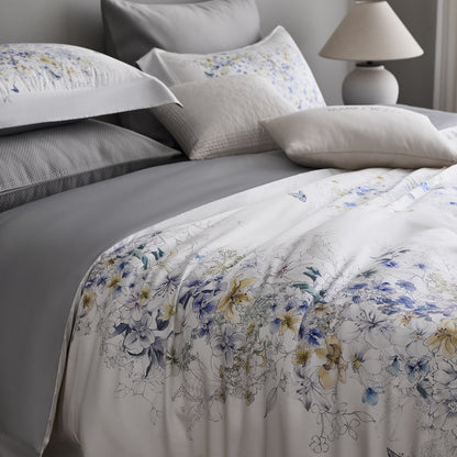 Bettwäsche-Garnitur aus Baumwollsatin mit feinem Aquarell-Blumenprint und Hotelverschluss Brehn