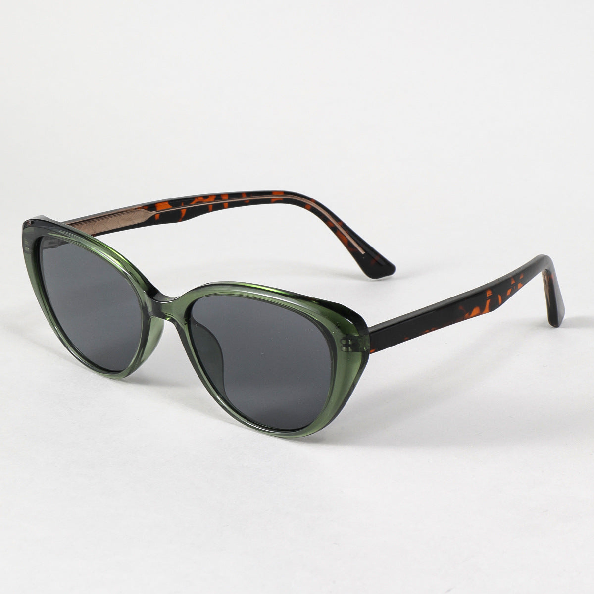 Damen moderne Sonnenbrille mit klassischem Schwung Brehn