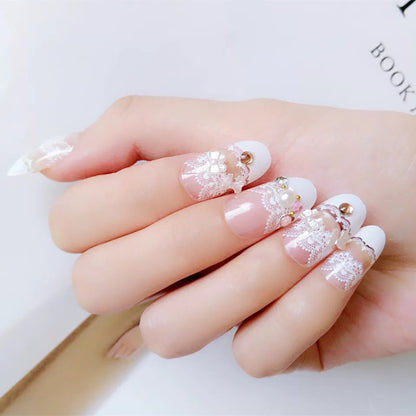 Elegantes von Spitze inspiriertes Press-On-Nagelset