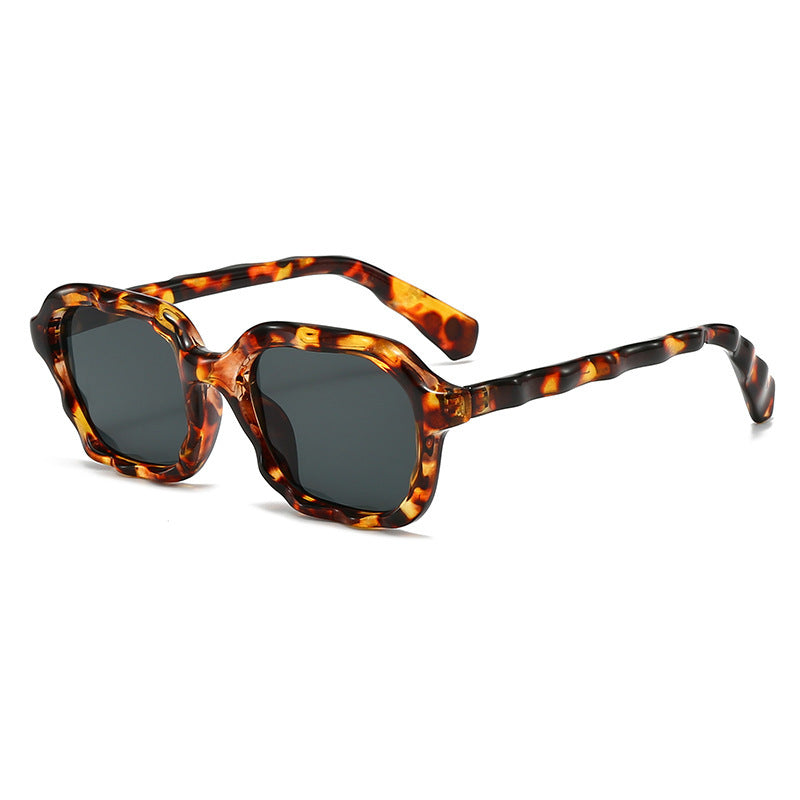 Damen stylische Sonnenbrille mit markantem Design Brehn