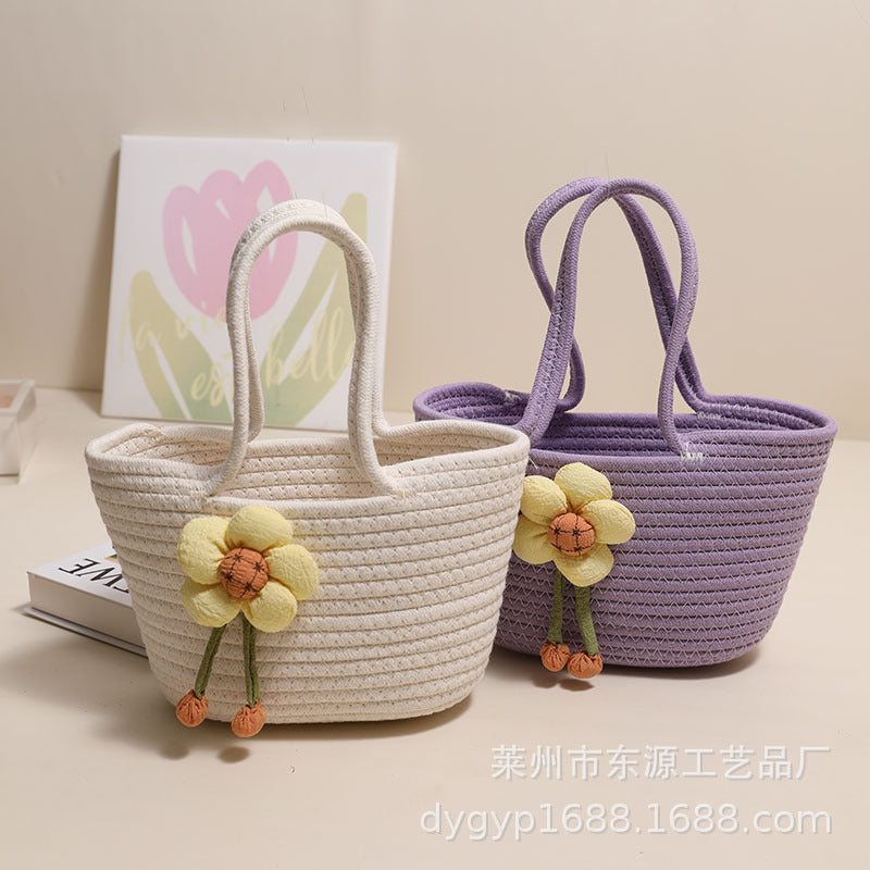 Handgefertigte Korbtasche mit Floralen Akzenten Brehn