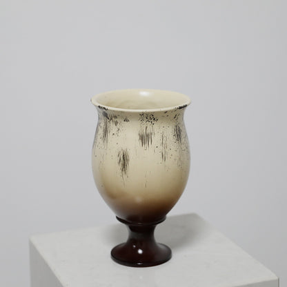 Künstlerische dekorative Fußvase