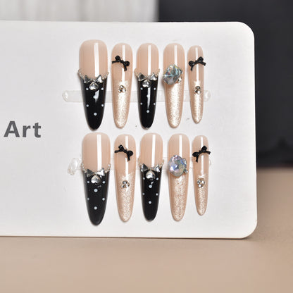 Elegante mit Kristallen verzierte Stiletto-Presse-Nägel Brehn