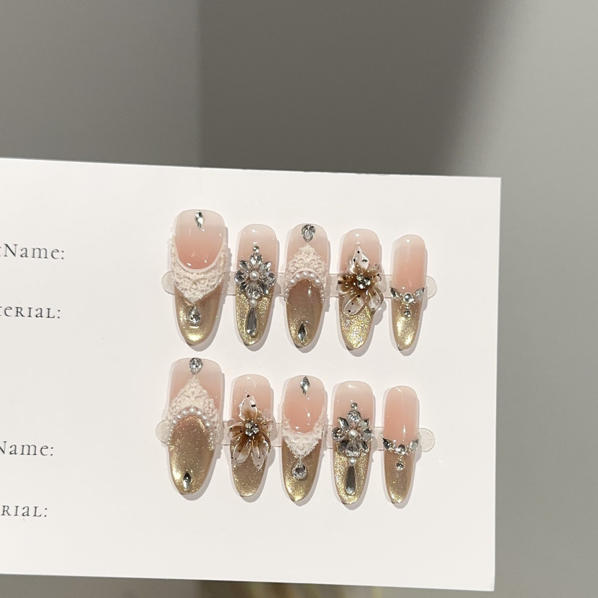 Elegantes Strass- und Spitzen-Press-On-Nägel-Set