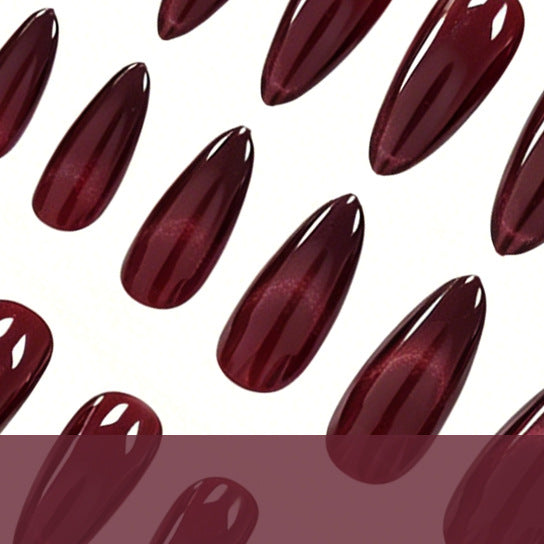 Premium Glänzende Stiletto-Nagelverzierungen Brehn