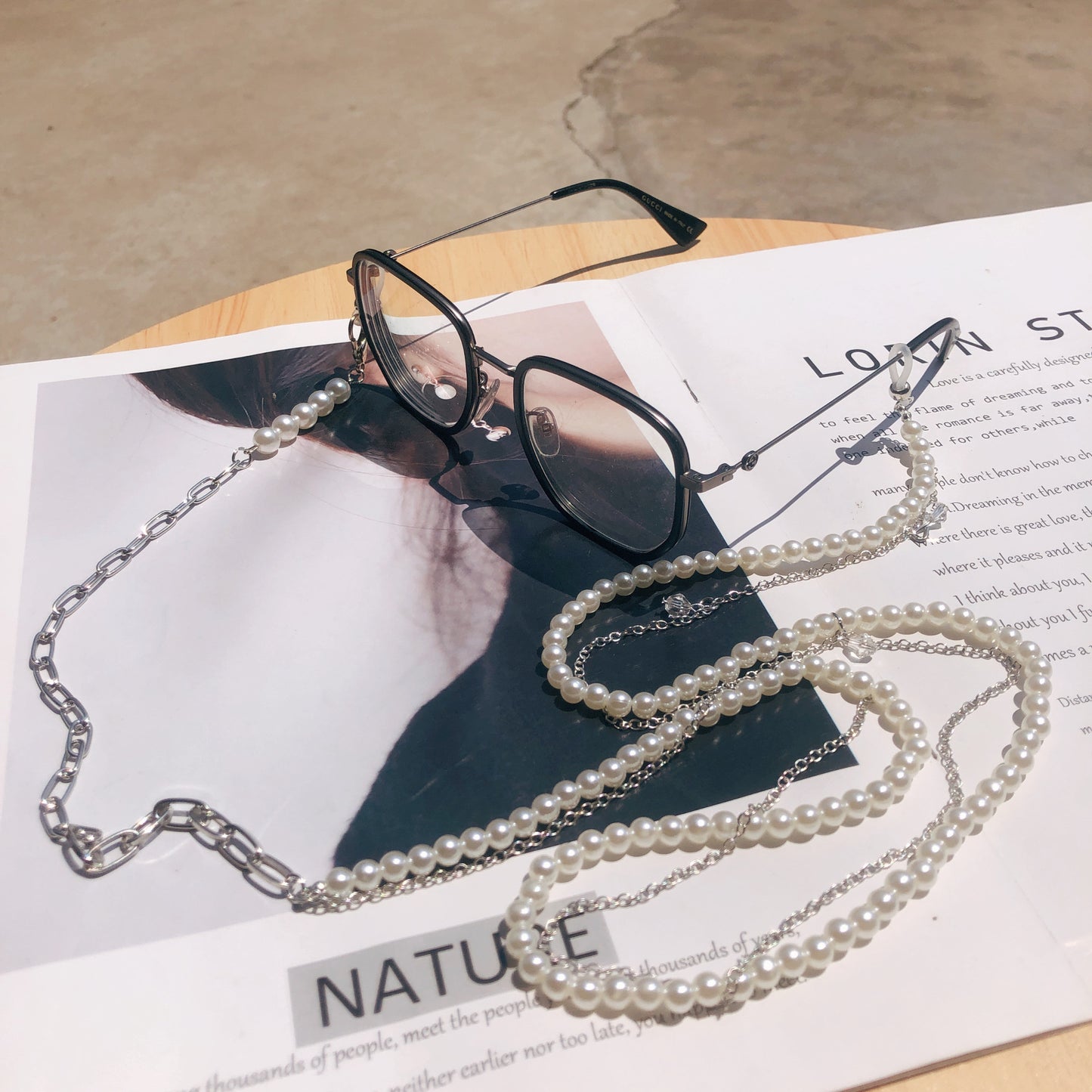 Elegante mit Perlen akzentuierte Brillen-Kette Brehn