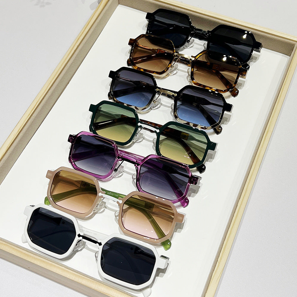 Moderne geometrische rechteckige Sonnenbrille Brehn