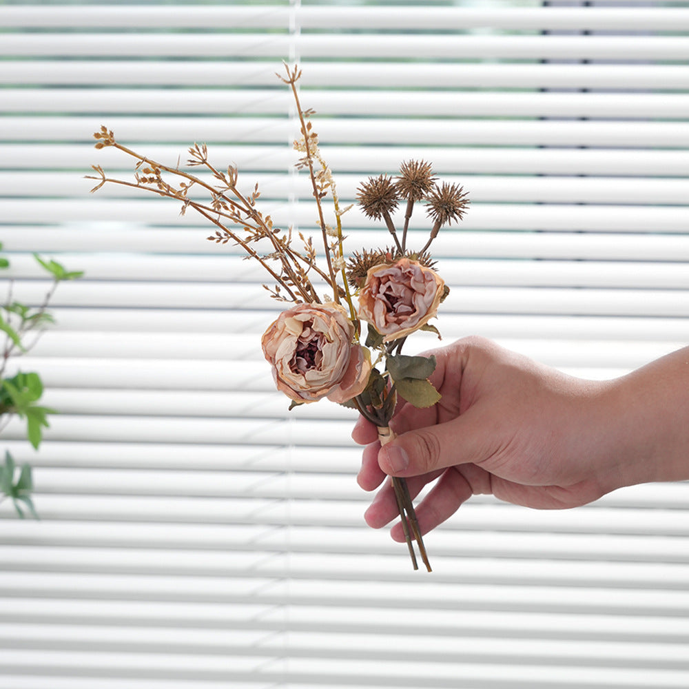 Dekorativem Blumenstrauß