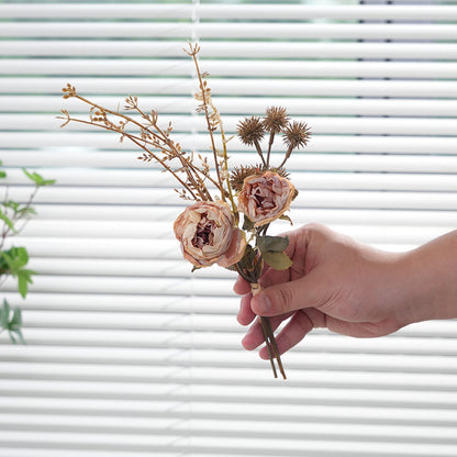 Dekorativem Blumenstrauß