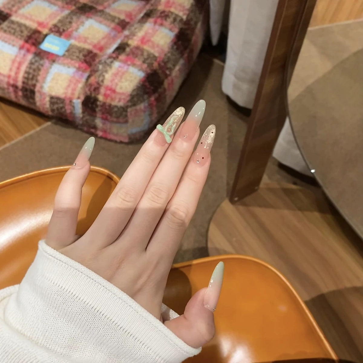 Glamouröse Stiletto-Nagelerweiterungen