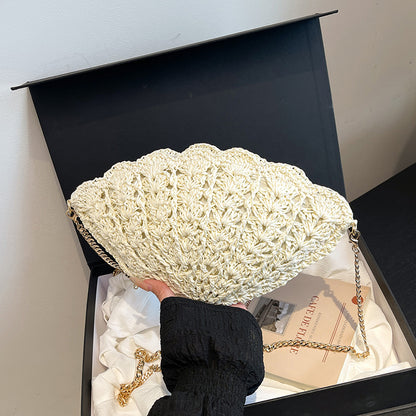 Elegante Häkel-Handtasche in Muschelform