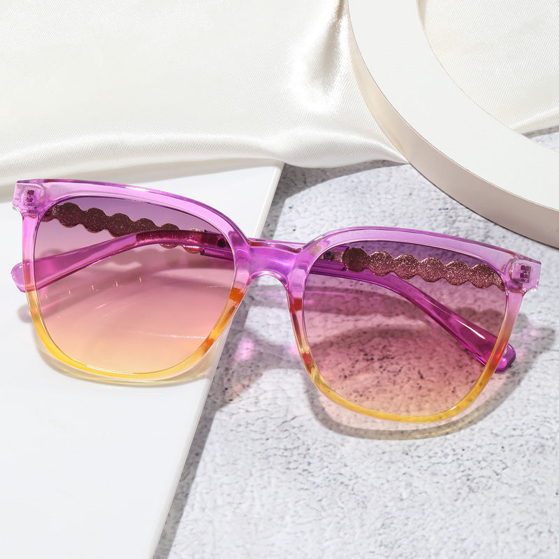 Damen Oversize-Sonnenbrille mit eleganter Perlenschmuck-Verzierung Brehn