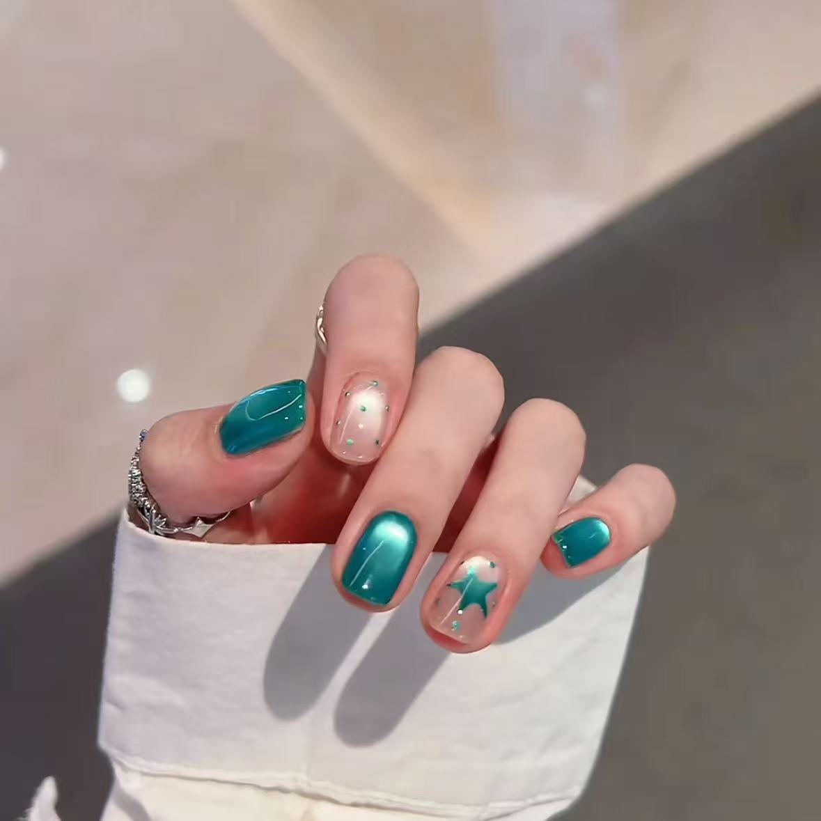 Künstlerisches Press-On Nagelkunst Design Set Brehn