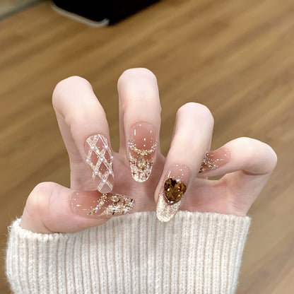 Künstlerische Nagelverlängerungen mit floralen Akzenten Brehn