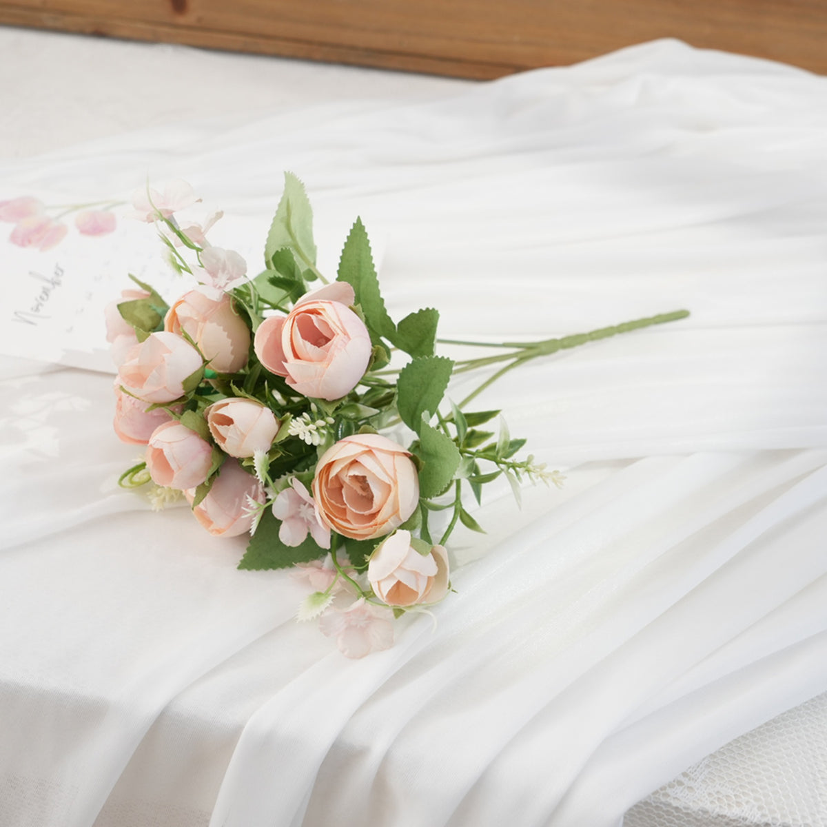 Eleganter Falscher Pfingstrosenstrauß