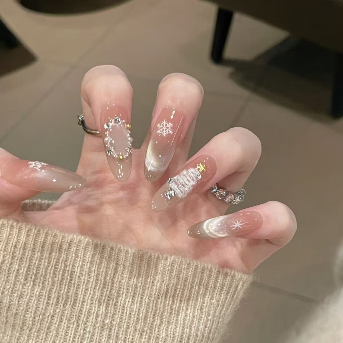 Dekorative Acryl-Nagelkunst Brehn