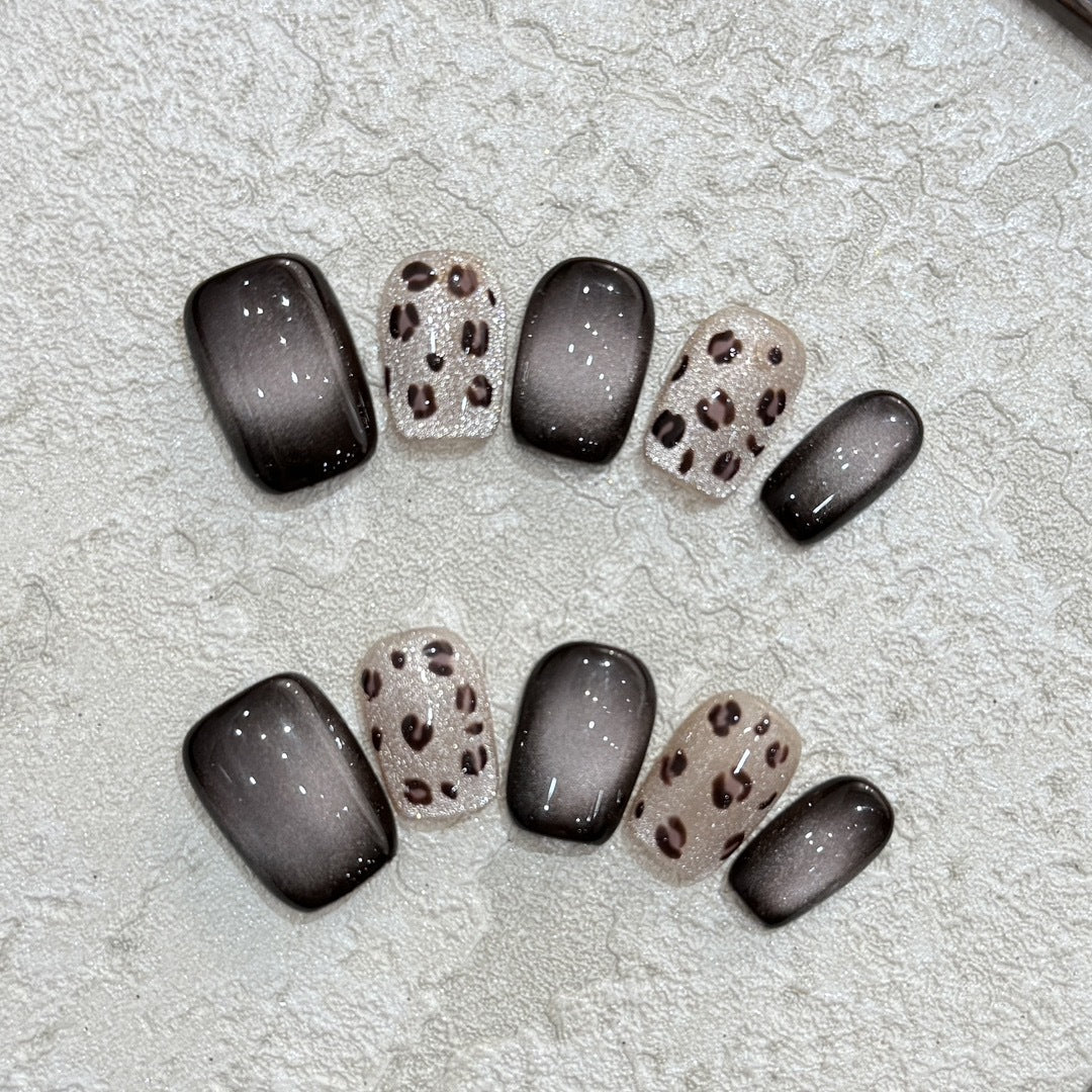 Kunstnägel Im Eleganten Animal-Print Design Brehn