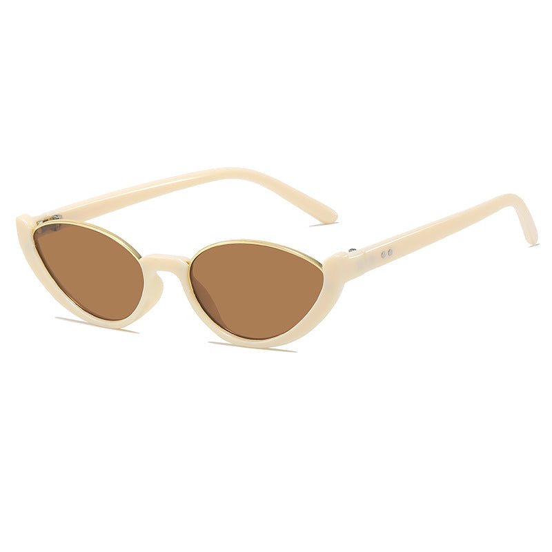 Retro-inspirierte klare Rahmen Cat Eye Sonnenbrille Brehn