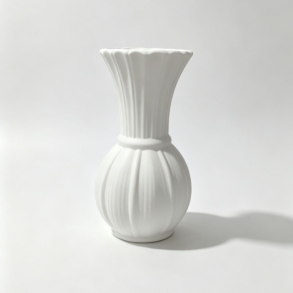 Elegante gerippte Blumenvase Brehn
