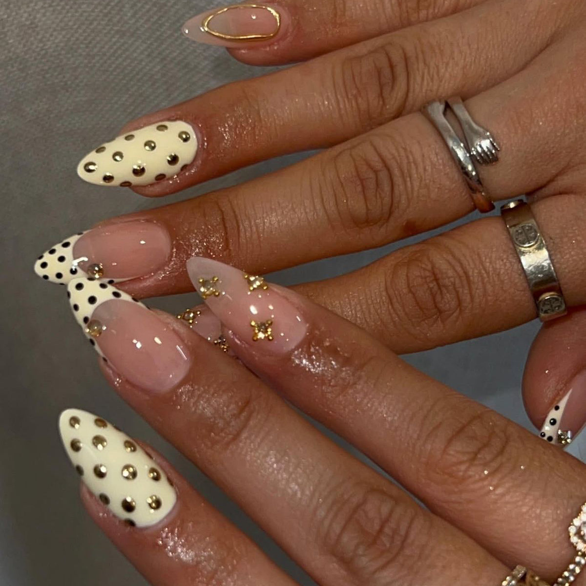 Elegante 3D Dekorative Nagelverzierungen Brehn