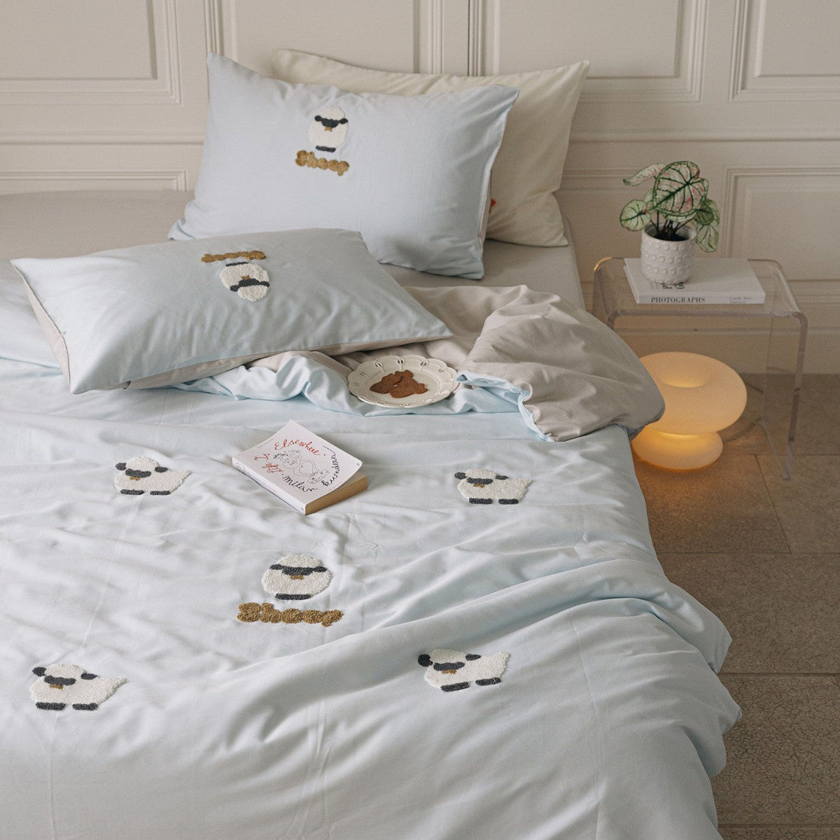 Besticktes tufted Baumwoll-Bettbezug-Set mit dekorativen Kissenbezügen