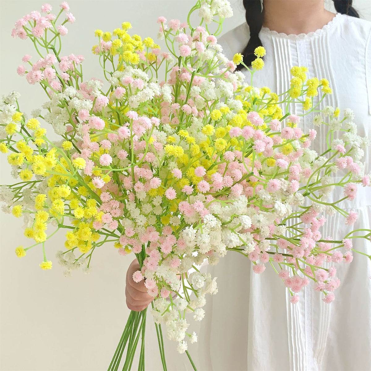 Dekorativer Floralstielstrauß für die Heimdekoration