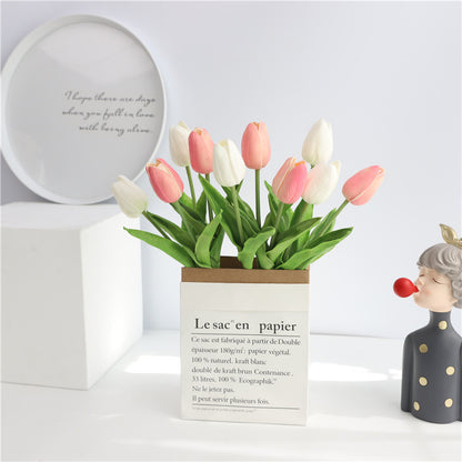 Künstlicher dekorativer Tulpenstrauß