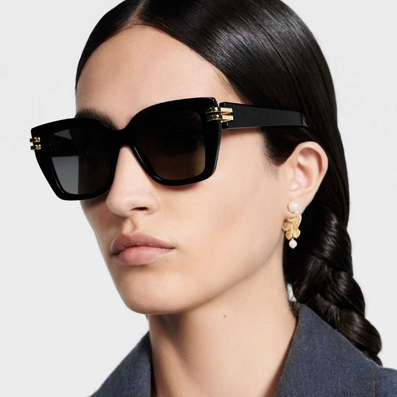 Damen stylish oversized Sonnenbrille mit luxuriösen Details Brehn