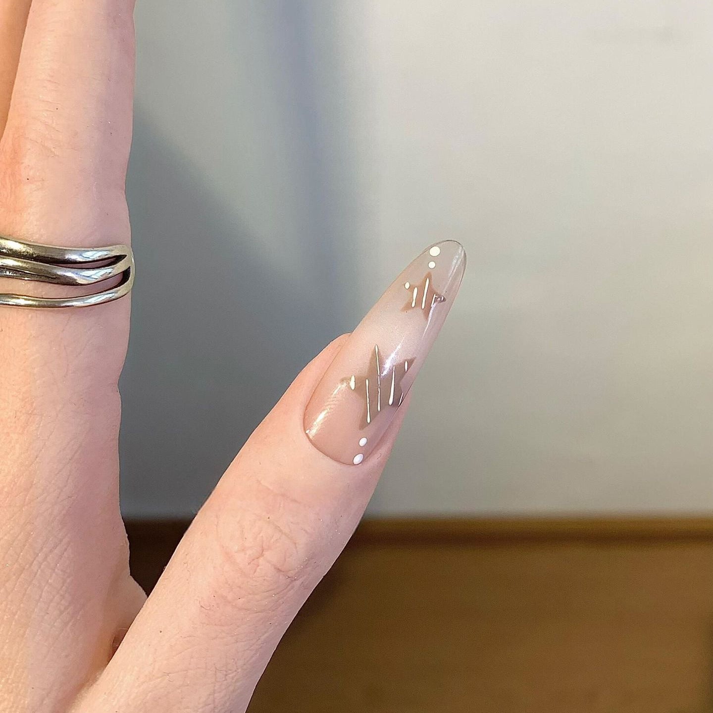 Kunstnägel mit Kreativem Glitzereffekt und Tierischem Design Brehn