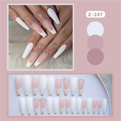 Luxuriöse lange Stiletto Press-On Nägel mit Strass-Accents Brehn
