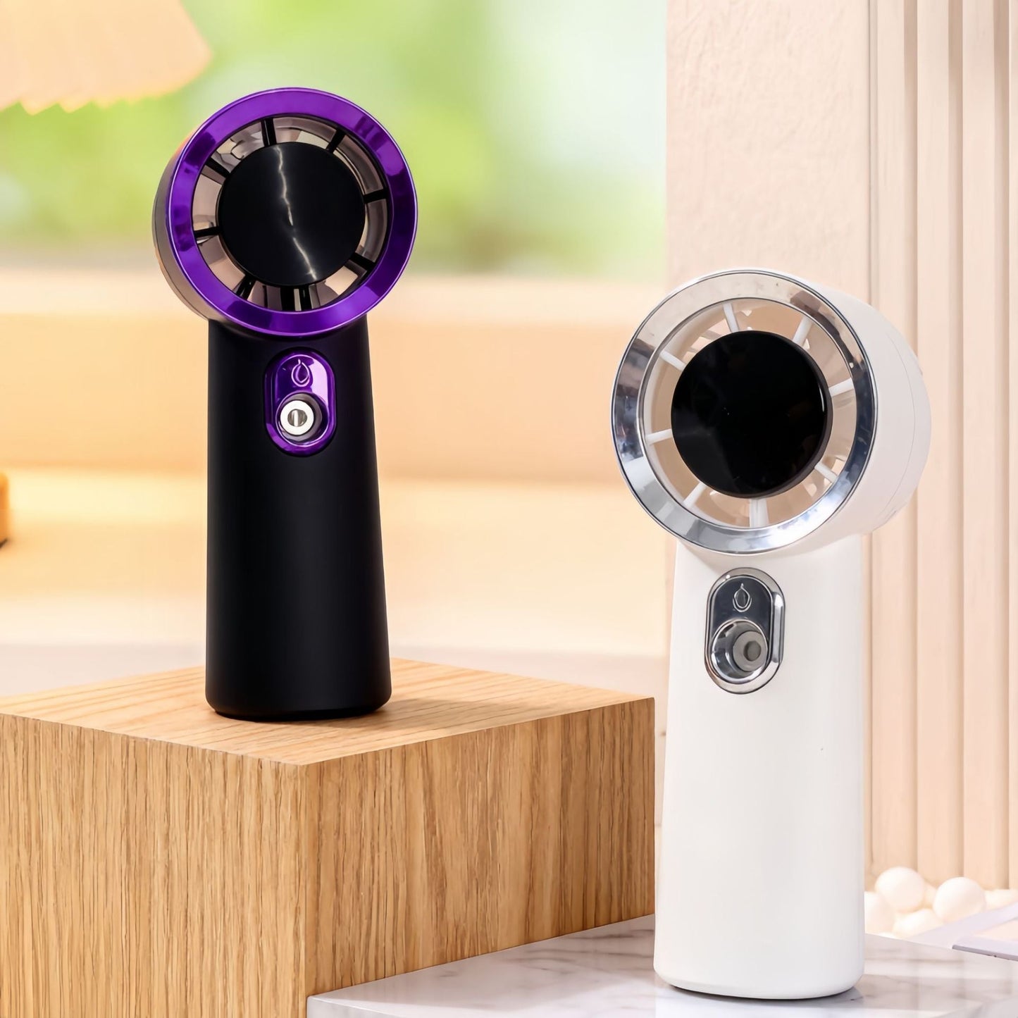 Frauen Tragbarer Mini Ventilator mit USB-Ladefunktion und innovativer Sprühtechnologie Brehn