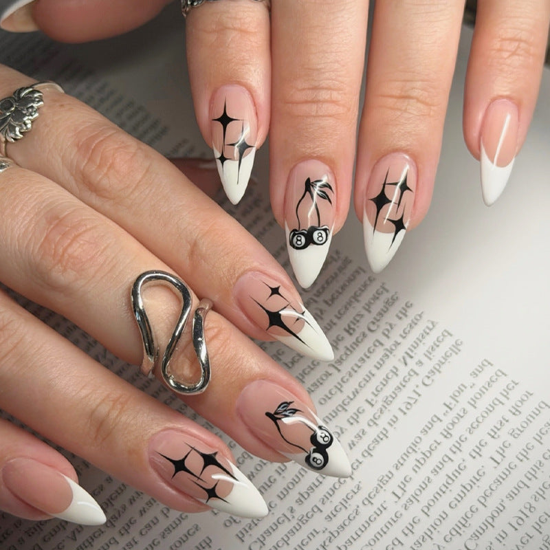 Künstlerische Press-On Nagelkollektion mit einzigartigen Musterdesigns Brehn