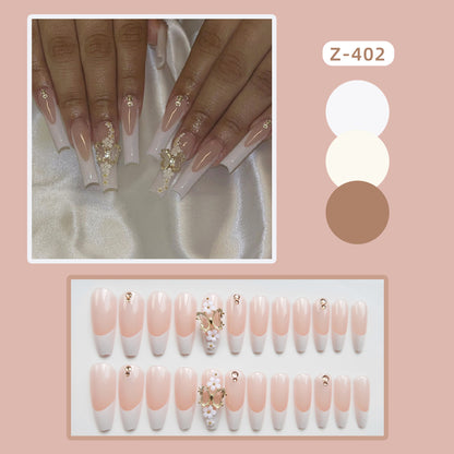 Luxus Press-On Nagelkunst mit floralen Akzenten Brehn